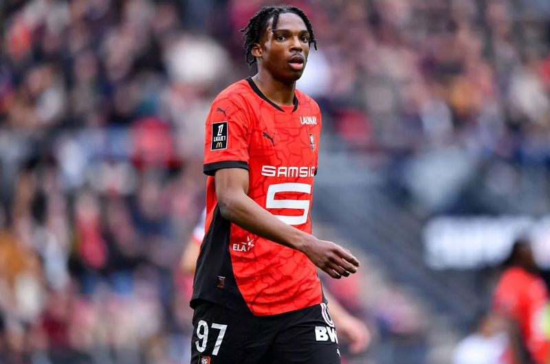 Rennes ‘hét giá’ kỷ lục, Chelsea lâm thế khó trong thương vụ Jacquet