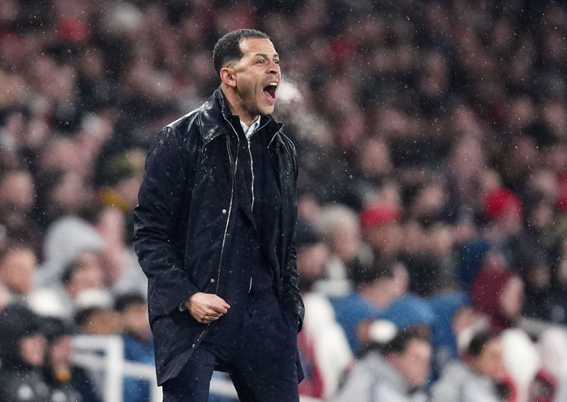 rosenior-len-tieng-sau-quyet-dinh-gay-tranh-cai