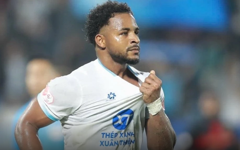 Xuân Son chấn thương trên sân tập, tuyển Việt Nam đối mặt nỗi lo lớn